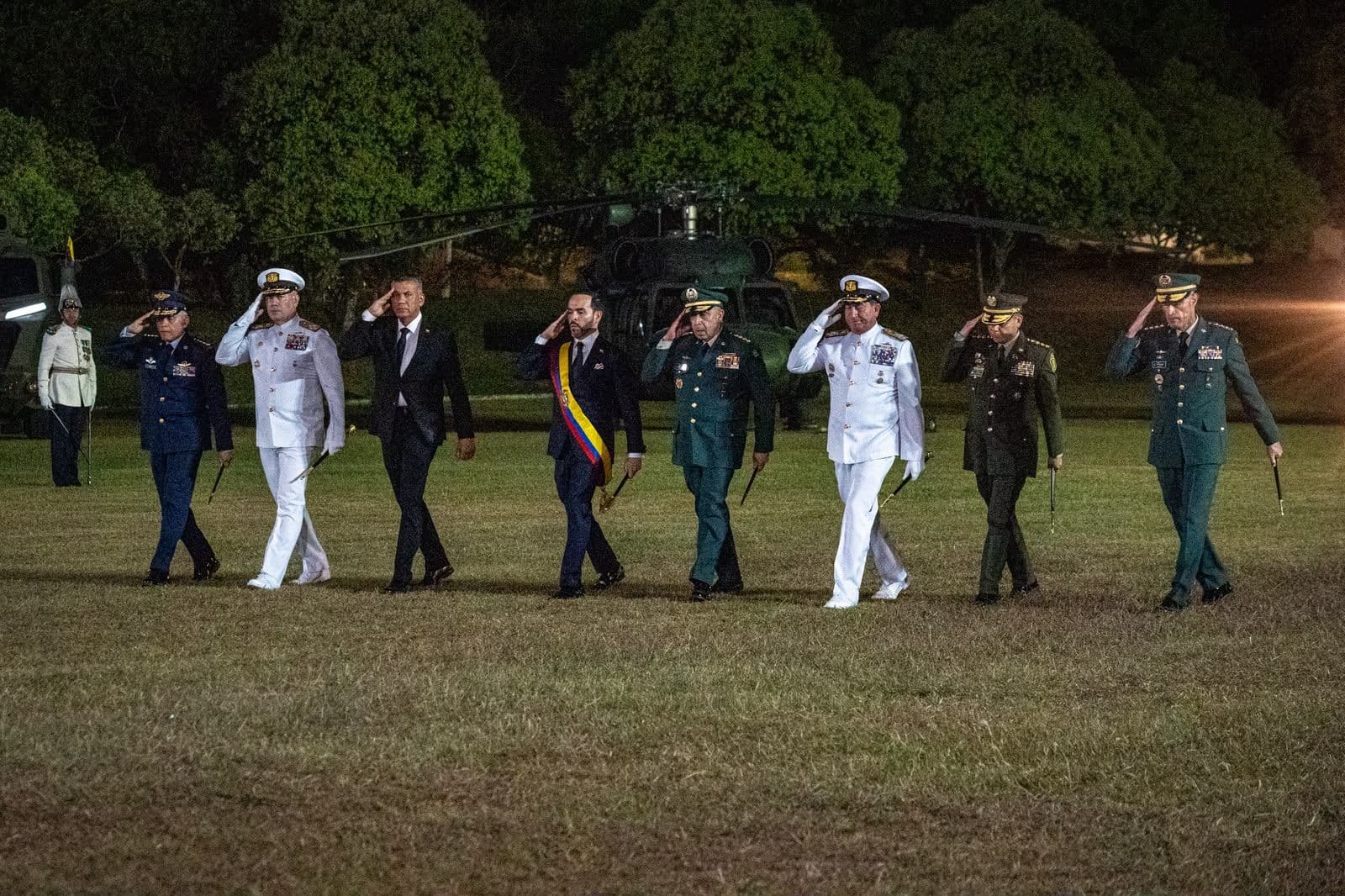 Remezón en las Fuerzas Militares: 25 altos mandos salen tras la llegada de la nueva cúpula Remezón en las Fuerzas Militares: 25 altos mandos salen tras la llegada de la nueva cúpula