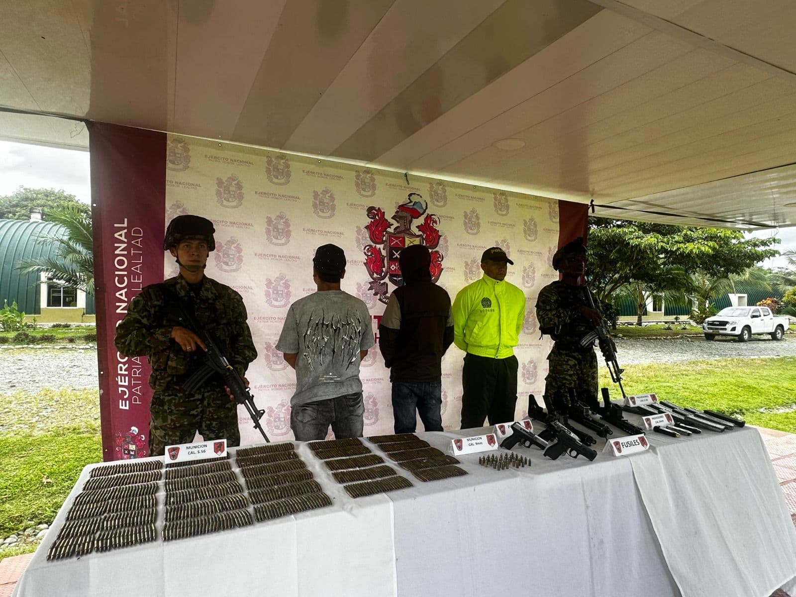 Golpe a estructuras ilegales en Nariño: dos jóvenes se sometieron a la justicia y entregaron armamento en Llorente Golpe a estructuras ilegales en Nariño: dos jóvenes se sometieron a la justicia y entregaron armamento en Llorente