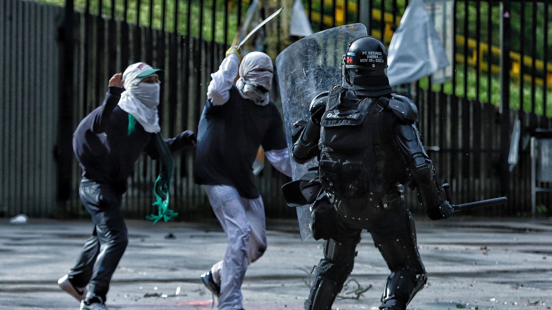 photologuephotos2023-06reclamo_claudia_lopez_a_gustavo_petro_policia_herido_universidad_naiconaljpg photologuephotos2023-06reclamo_claudia_lopez_a_gustavo_petro_policia_herido_universidad_naiconaljpg