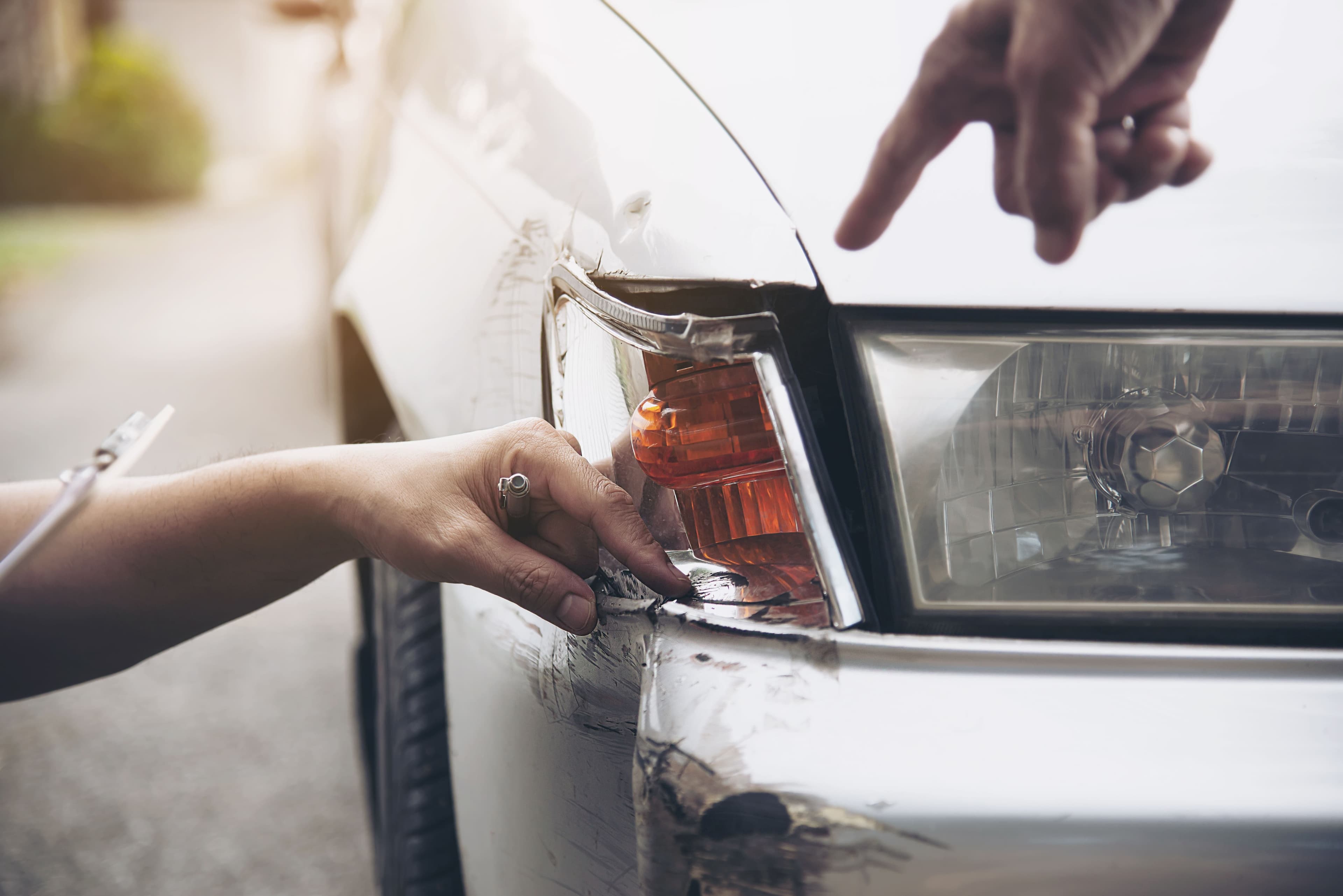 photologuephotos2025-02insurance-agent-working-site-car-accident-claim-process-people-car-insurance-claim_1jpg photologuephotos2025-02insurance-agent-working-site-car-accident-claim-process-people-car-insurance-claim_1jpg