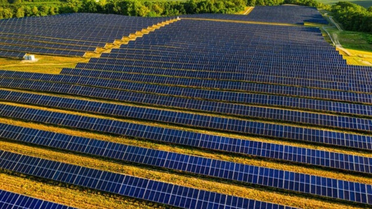 photologuephotos2025-04creg_aprobo_resolucion_que_permite_a_comunidades_generar_y_vender_energia_electrica_a_la_red_nacional_asi_funcionarajpg photologuephotos2025-04creg_aprobo_resolucion_que_permite_a_comunidades_generar_y_vender_energia_electrica_a_la_red_nacional_asi_funcionarajpg