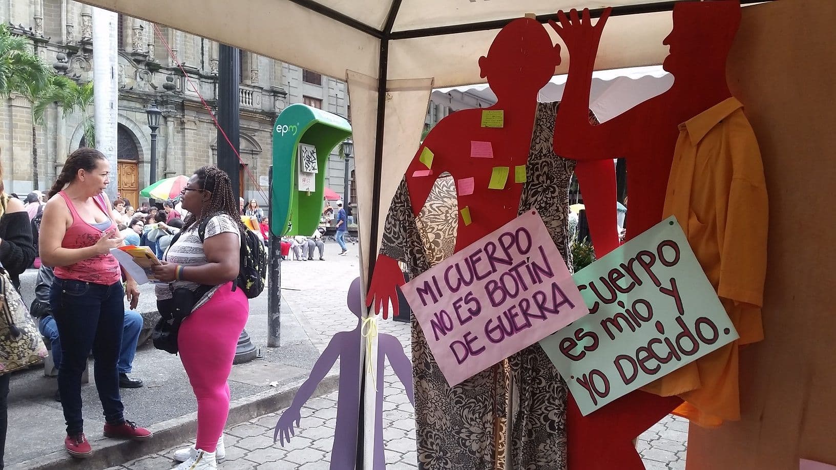 Mujeres víctimas de violencia sexual en el conflicto armado Mujeres víctimas de violencia sexual en el conflicto armado