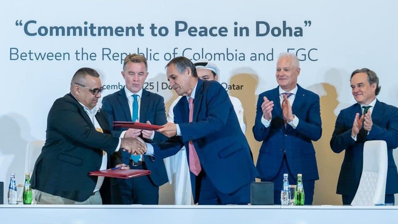 Firma del acuerdo entre el Gobierno y el Clan del Golfo Firma del acuerdo entre el Gobierno y el Clan del Golfo