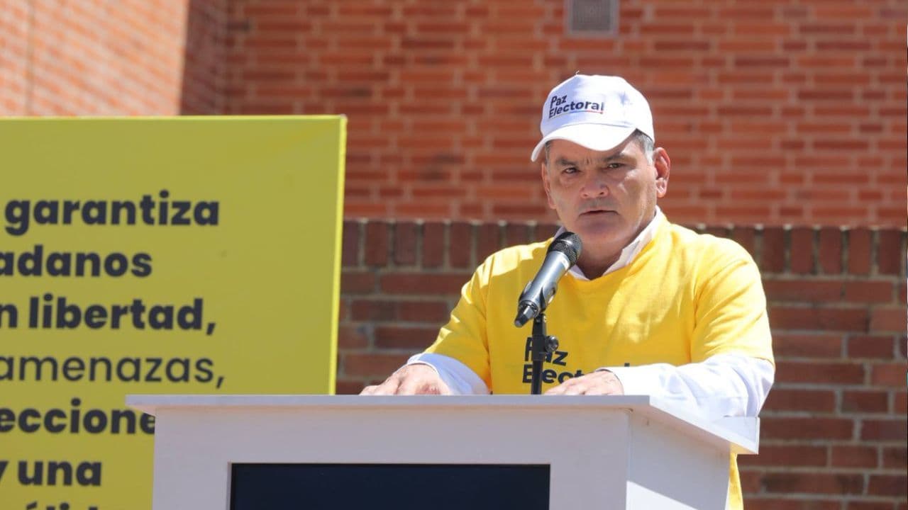 Gregorio Eljach Pacheco durante lanzamiento de paz electoral Gregorio Eljach Pacheco durante lanzamiento de paz electoral