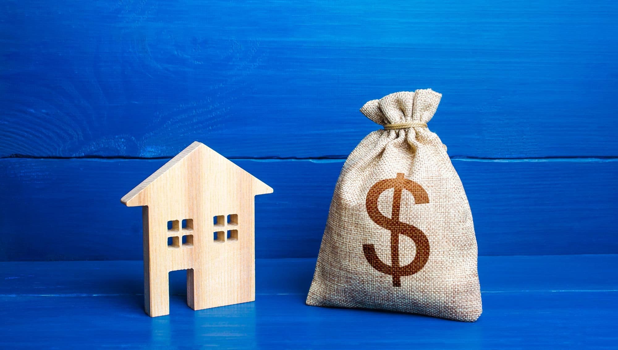 photologuephotos2022-11figurine-silhouette-house-and-dollar-money-bag-buying-and-selling-real-estate-maintenance-property_1jpg photologuephotos2022-11figurine-silhouette-house-and-dollar-money-bag-buying-and-selling-real-estate-maintenance-property_1jpg