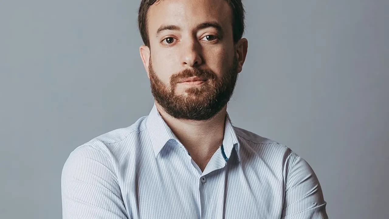 Agustín Laje habla sobre el documental "Colombia: fábrica de niños trans" Agustín Laje habla sobre el documental "Colombia: fábrica de niños trans"