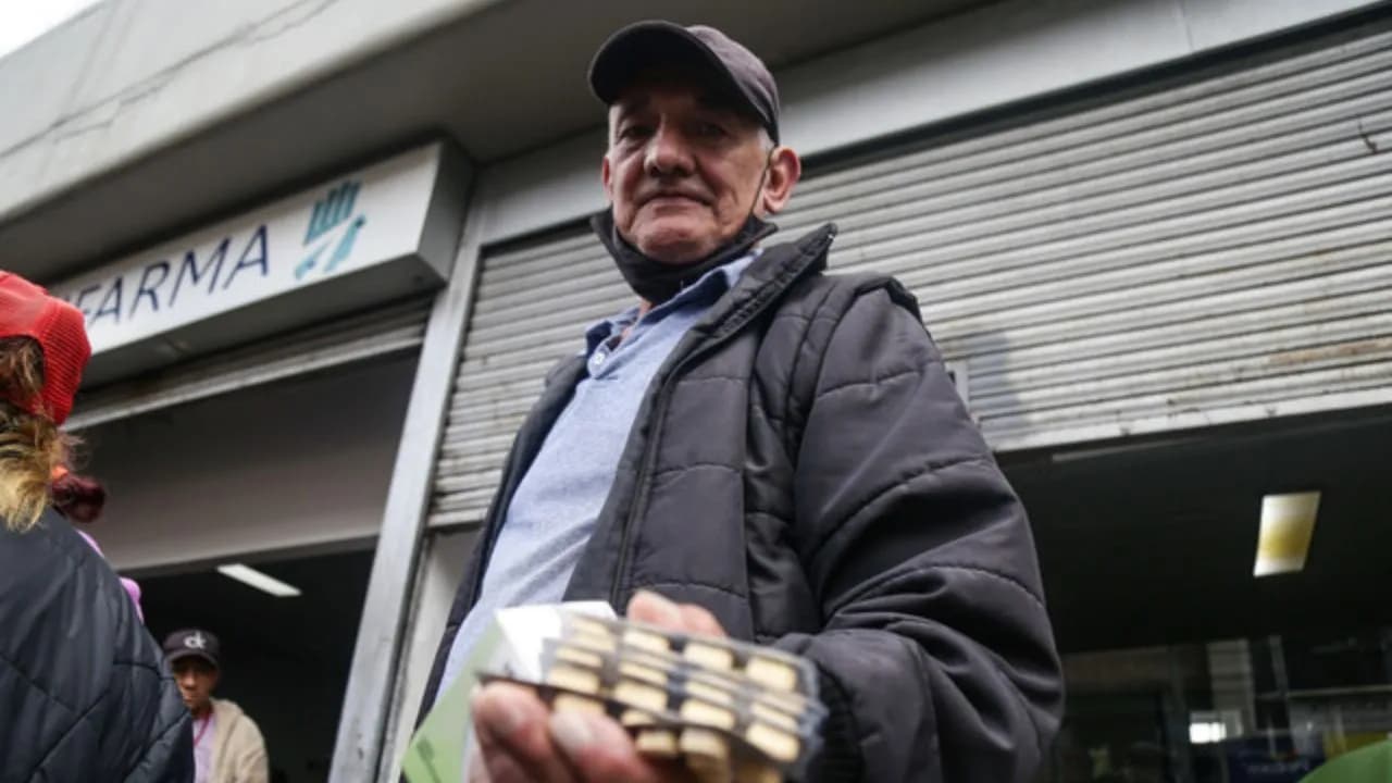 Los billones de pesos que el sistema de salud le debe a gran parte del sector farmacéutico Los billones de pesos que el sistema de salud le debe a gran parte del sector farmacéutico