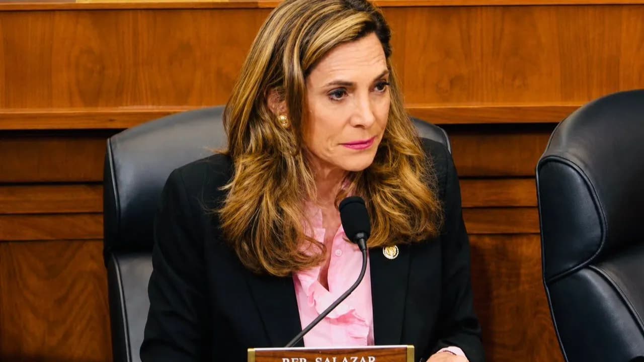 "Se les fue la mano”: republicana María Elvira Salazar se pronuncia tras la muerte de un colombiano a manos del ICE "Se les fue la mano”: republicana María Elvira Salazar se pronuncia tras la muerte de un colombiano a manos del ICE