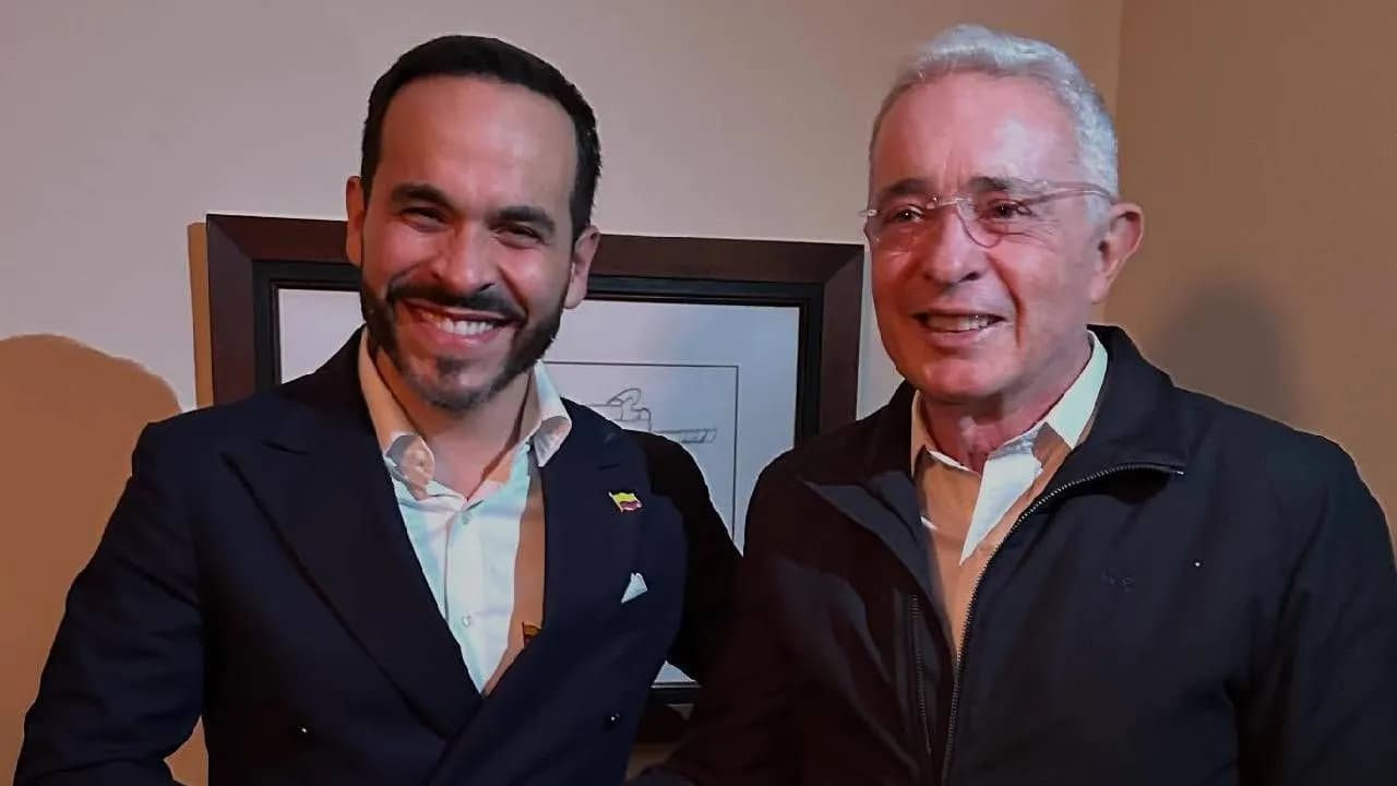 Uribe insiste en separar su disputa con Carlos Suárez del respaldo político a Abelardo de la Espriella Uribe insiste en separar su disputa con Carlos Suárez del respaldo político a Abelardo de la Espriella
