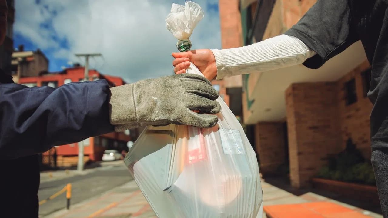 “La basura a tiempo”: la apuesta del Distrito para que los residuos permanezcan menos tiempo en las calles “La basura a tiempo”: la apuesta del Distrito para que los residuos permanezcan menos tiempo en las calles
