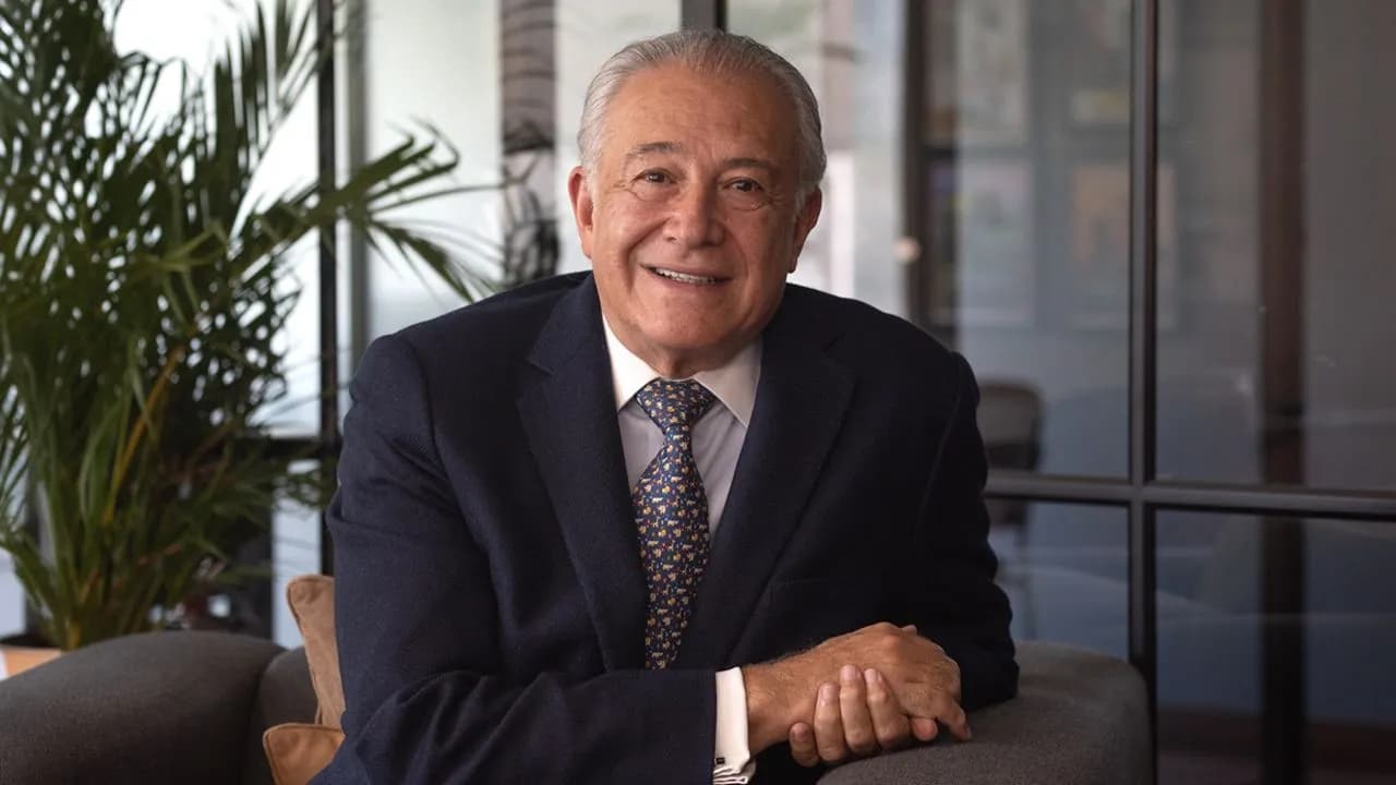 “Hacer de la paz un valor que se degrada y que no queda en la prioridad nacional me parece un error”: general (r) Óscar Naranjo “Hacer de la paz un valor que se degrada y que no queda en la prioridad nacional me parece un error”: general (r) Óscar Naranjo