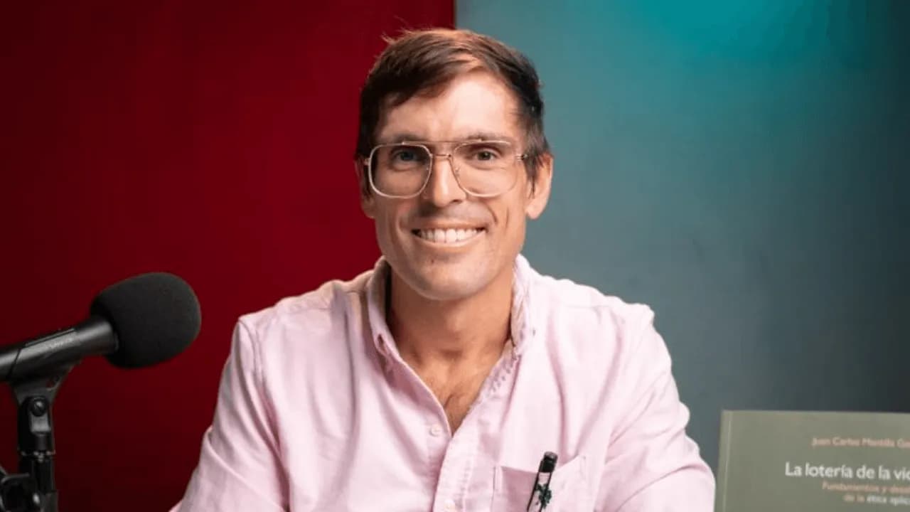 “En estos momentos, acercarse al centro es defender la democracia”: académico Juan Carlos Mantilla “En estos momentos, acercarse al centro es defender la democracia”: académico Juan Carlos Mantilla