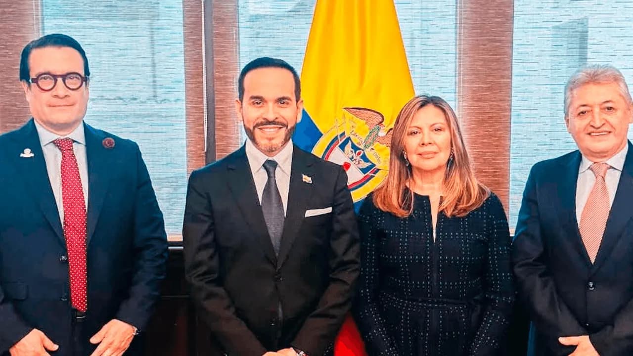 Reunión entre Abelardo de la Espriella y la fiscal Luz Adriana Camargo: de qué hablaron en el encuentro oficial Reunión entre Abelardo de la Espriella y la fiscal Luz Adriana Camargo: de qué hablaron en el encuentro oficial