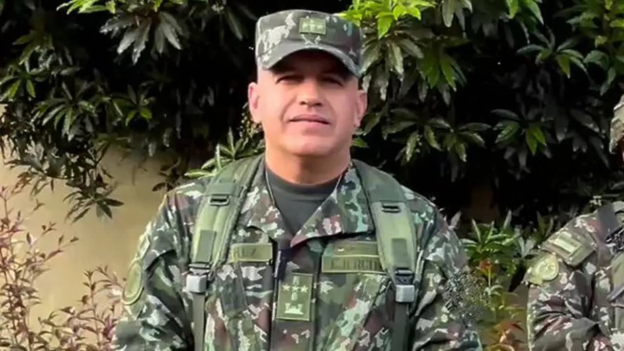 Capturan al coronel Carlos Pérez por presuntos vínculos con ELN y disidencias Capturan al coronel Carlos Pérez por presuntos vínculos con ELN y disidencias