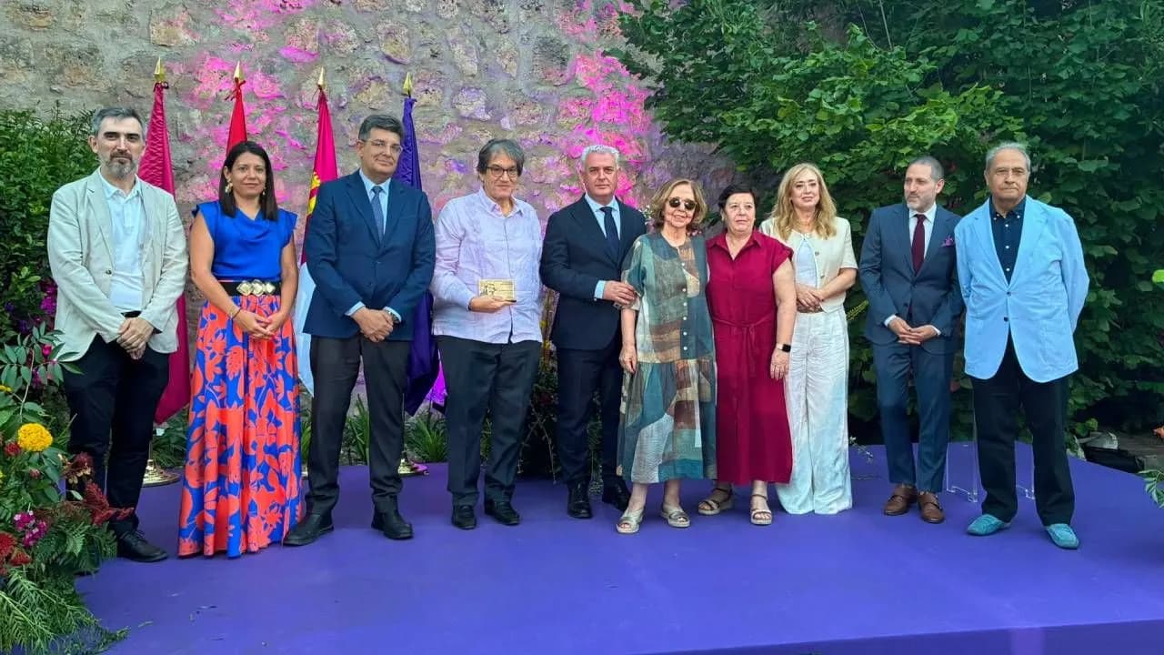 Fundación Gabo recibe el Premio Internacional de Periodismo Cátedra Manu Leguineche Fundación Gabo recibe el Premio Internacional de Periodismo Cátedra Manu Leguineche