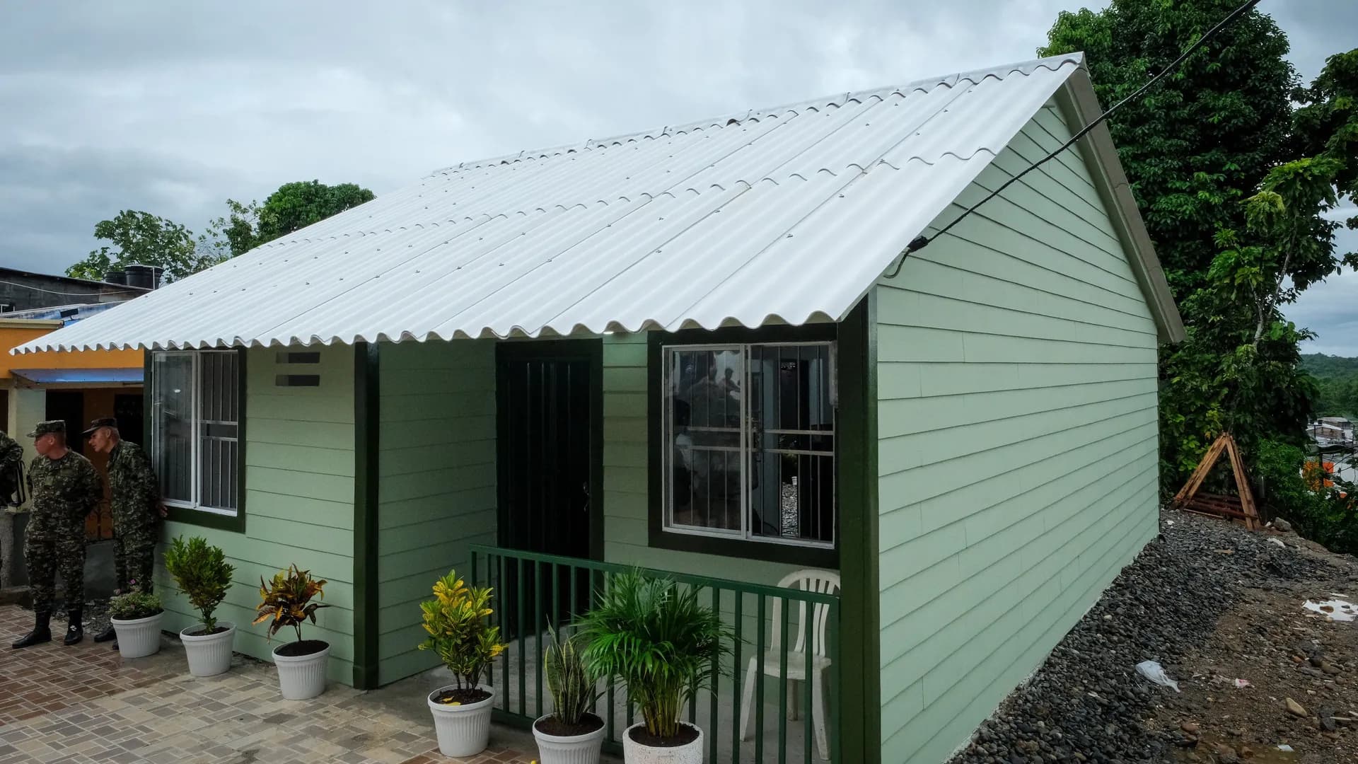 La primera vivienda reconstruida tras el terremoto que visitó De la Espriella en Quibdó La primera vivienda reconstruida tras el terremoto que visitó De la Espriella en Quibdó