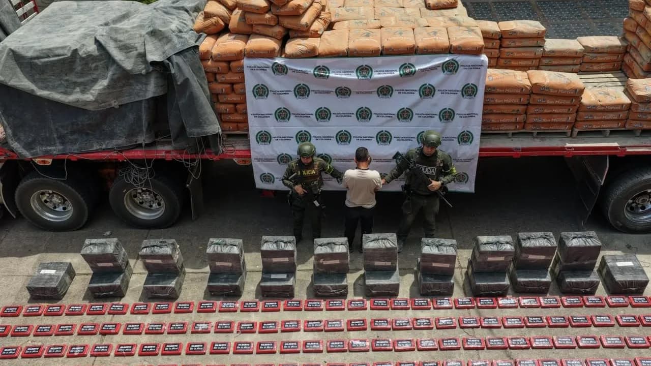 La operación del grupo especial de la Policía de Tránsito se realizó en la vía entre Mercaderes y Popayán. Policía Nacional. La operación del grupo especial de la Policía de Tránsito se realizó en la vía entre Mercaderes y Popayán. Policía Nacional.