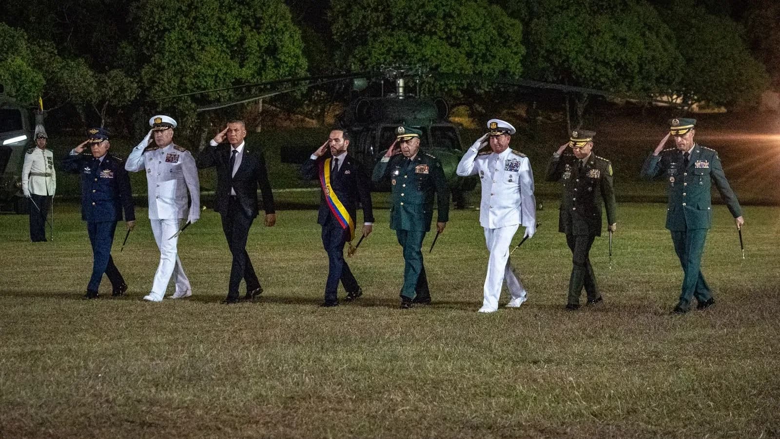 Remezón en las Fuerzas Militares: 25 altos mandos salen tras la llegada de la nueva cúpula Remezón en las Fuerzas Militares: 25 altos mandos salen tras la llegada de la nueva cúpula