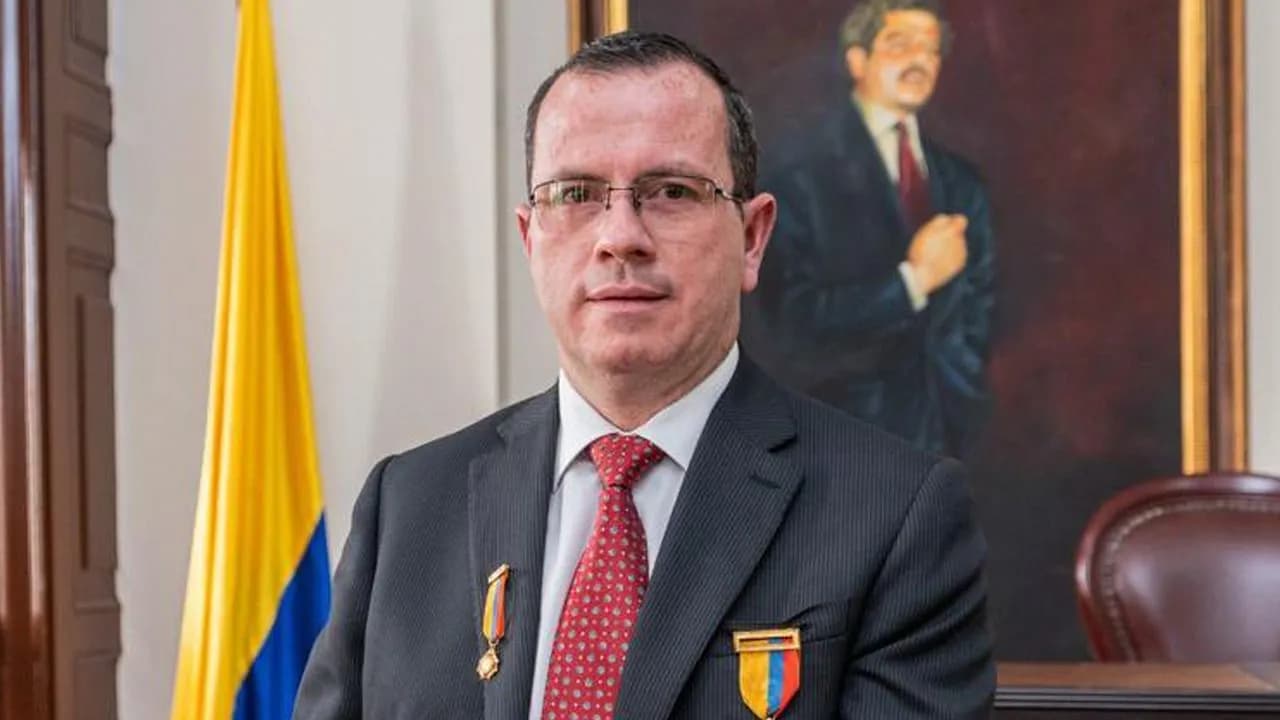 Pacto Histórico lleva al CNE a abogado que aparece en las reuniones secretas del caso Arizabaleta Pacto Histórico lleva al CNE a abogado que aparece en las reuniones secretas del caso Arizabaleta