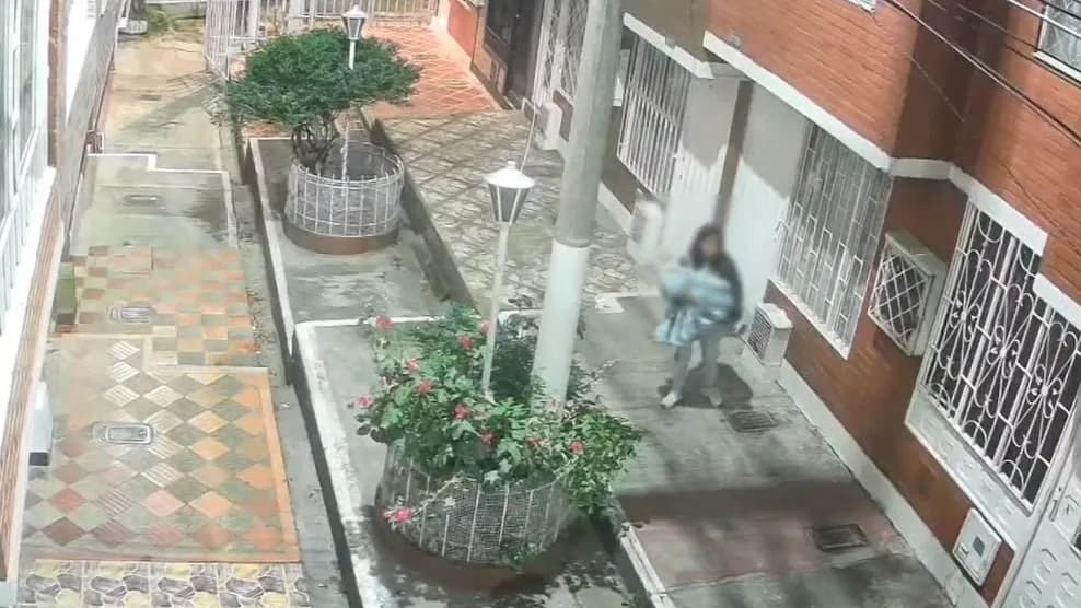 Bebé de un año fue abandonado en la madrugada frente a una casa en Kennedy: lo que se sabe del caso Bebé de un año fue abandonado en la madrugada frente a una casa en Kennedy: lo que se sabe del caso