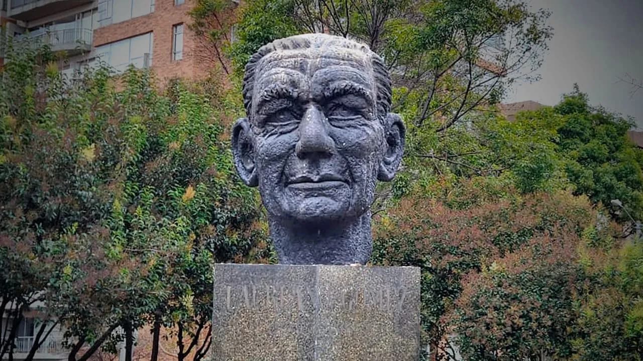 Monumento en homenaje a Laureano Gómez en el norte de Bogotá. Foto: Armando Neira - CAMBIO Monumento en homenaje a Laureano Gómez en el norte de Bogotá. Foto: Armando Neira - CAMBIO