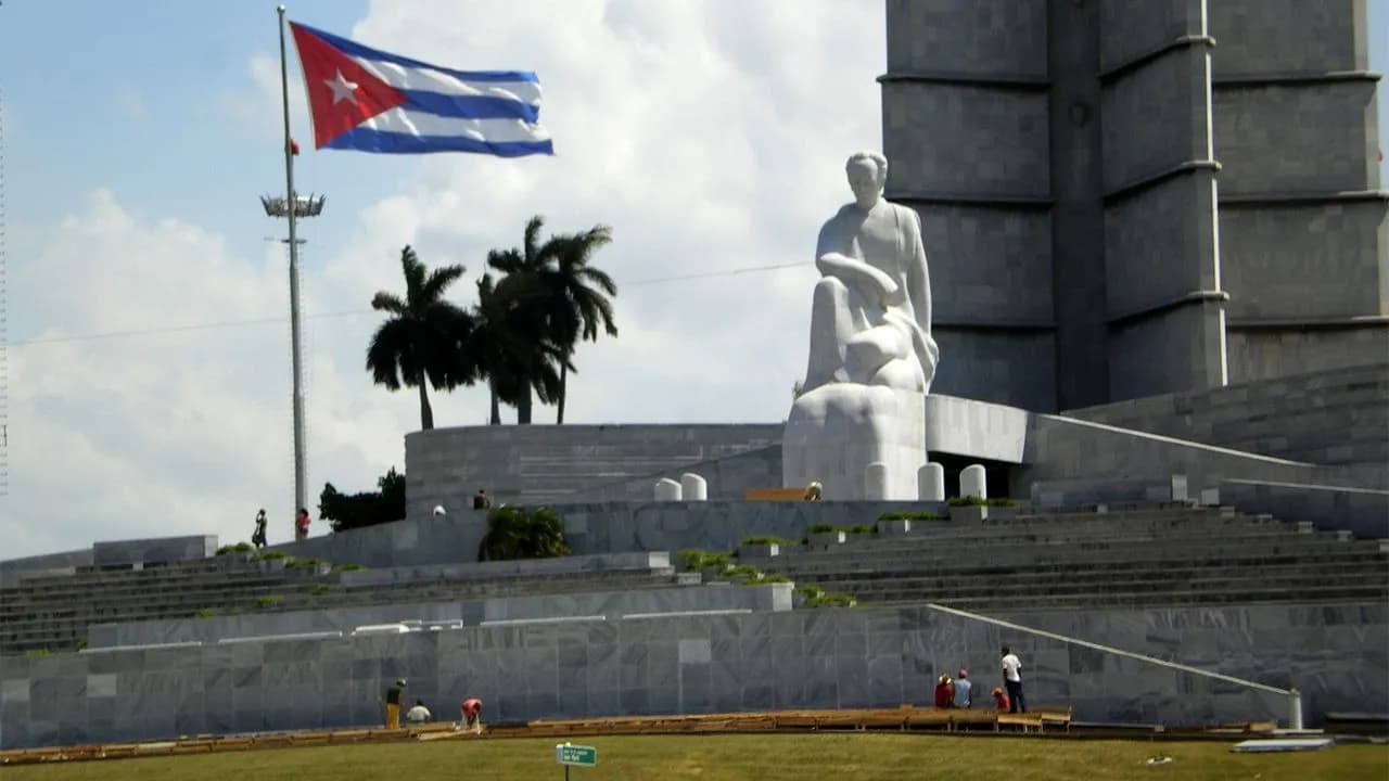 Cuba al borde del colapso: sin petróleo, con apagones y el turismo en caída Cuba al borde del colapso: sin petróleo, con apagones y el turismo en caída