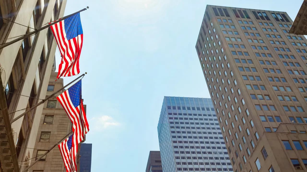 photologuephotos2023-09banderas-americanas-ciudad-nueva-york_1jpg photologuephotos2023-09banderas-americanas-ciudad-nueva-york_1jpg