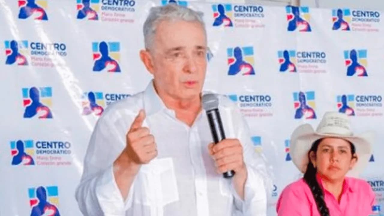 photologuephotos2023-10uribe_1png photologuephotos2023-10uribe_1png