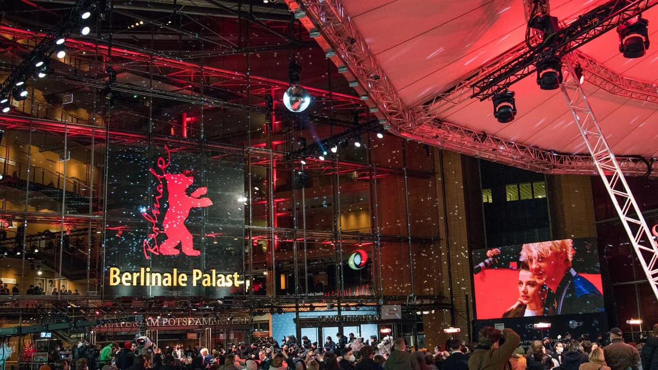 photologuephotos2024-02berlinale_palastjpg photologuephotos2024-02berlinale_palastjpg