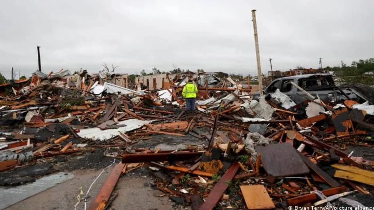 photologuephotos2024-04decenas_de_tornados_causan_muerte_y_destruccion_en_eeuujpg photologuephotos2024-04decenas_de_tornados_causan_muerte_y_destruccion_en_eeuujpg