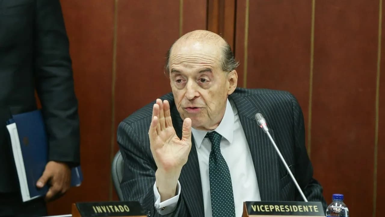 photologuephotos2024-06alvaro-leyvajpg photologuephotos2024-06alvaro-leyvajpg