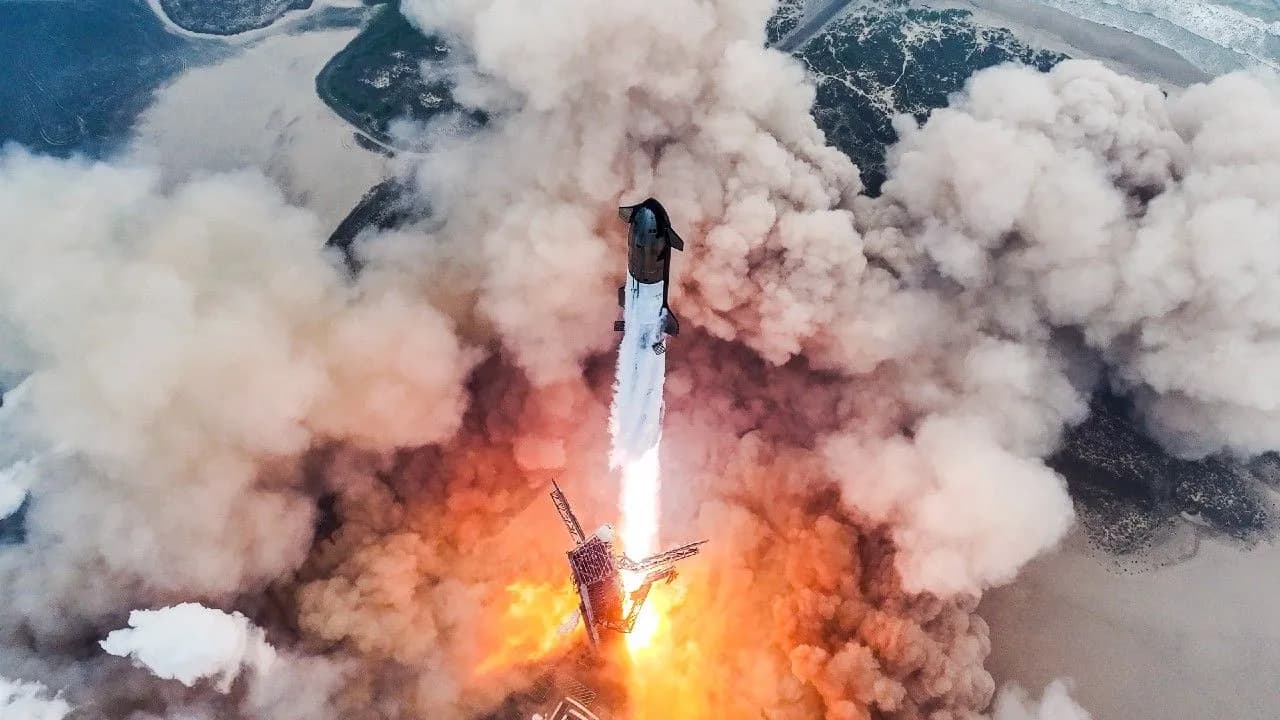 photologuephotos2024-06spaceshipjpg photologuephotos2024-06spaceshipjpg