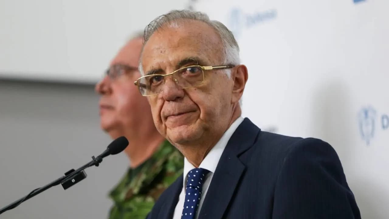 photologuephotos2024-07mindefensa_hablo_sobre_las_acciones_del_gobierno_para_abordar_supuestas_chuzadas_a_magistradosjpg photologuephotos2024-07mindefensa_hablo_sobre_las_acciones_del_gobierno_para_abordar_supuestas_chuzadas_a_magistradosjpg