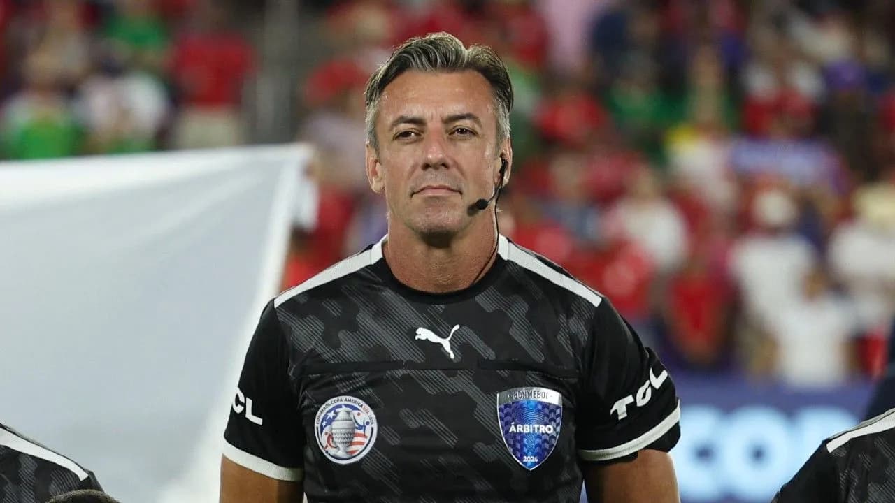 photologuephotos2024-07arbitrocolombiauruguayfinajpg photologuephotos2024-07arbitrocolombiauruguayfinajpg