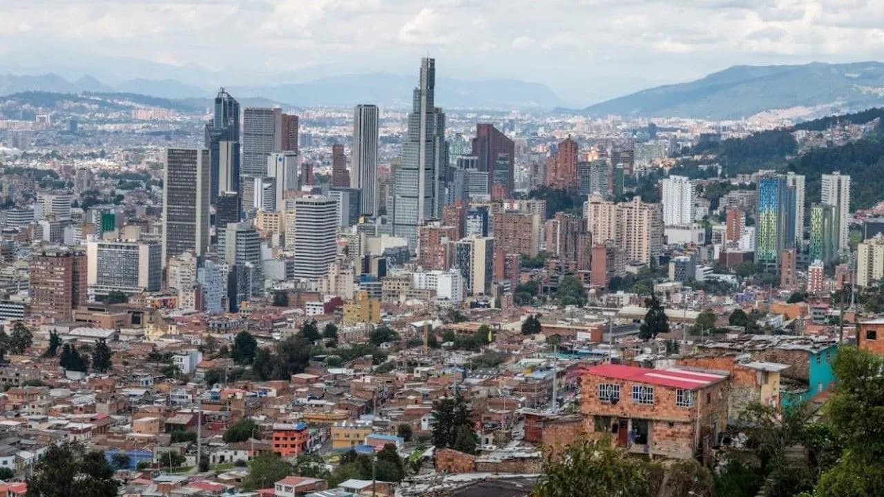 photologuephotos2024-05bogota_aguajpg photologuephotos2024-05bogota_aguajpg