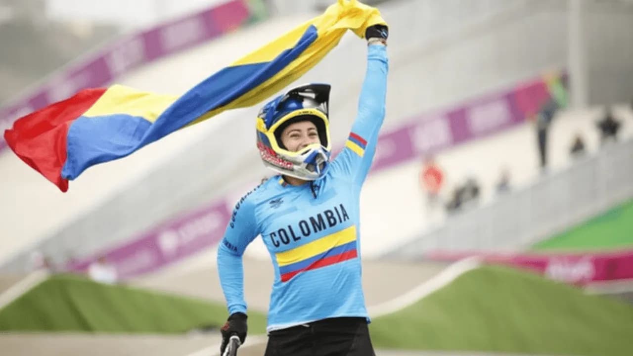 photologuephotos2024-06mariana_pajon_levanta_en_su_mano_derecha_la_bandera_de_colombia_tras_ganar_en_los_juegos_panamericanos_limapng photologuephotos2024-06mariana_pajon_levanta_en_su_mano_derecha_la_bandera_de_colombia_tras_ganar_en_los_juegos_panamericanos_limapng