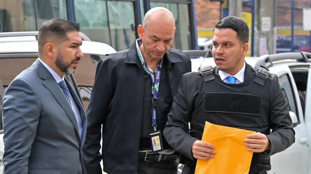 photologuephotos2024-06sneyder_pinilla_dice_que_no_se_opondra_a_ir_a_la_carcel_por_escandalo_de_corrupcion_en_la_ungrdjpg photologuephotos2024-06sneyder_pinilla_dice_que_no_se_opondra_a_ir_a_la_carcel_por_escandalo_de_corrupcion_en_la_ungrdjpg