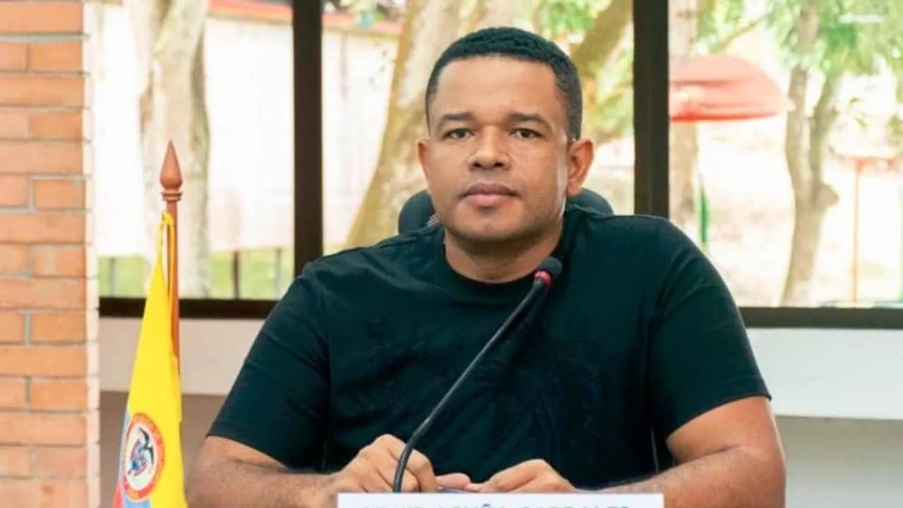 photologuephotos2024-06exrepresentante_yahir_acuna_sera_investigado_en_libertad_por_presuntos_nexos_con_los_rastrojosjpg photologuephotos2024-06exrepresentante_yahir_acuna_sera_investigado_en_libertad_por_presuntos_nexos_con_los_rastrojosjpg
