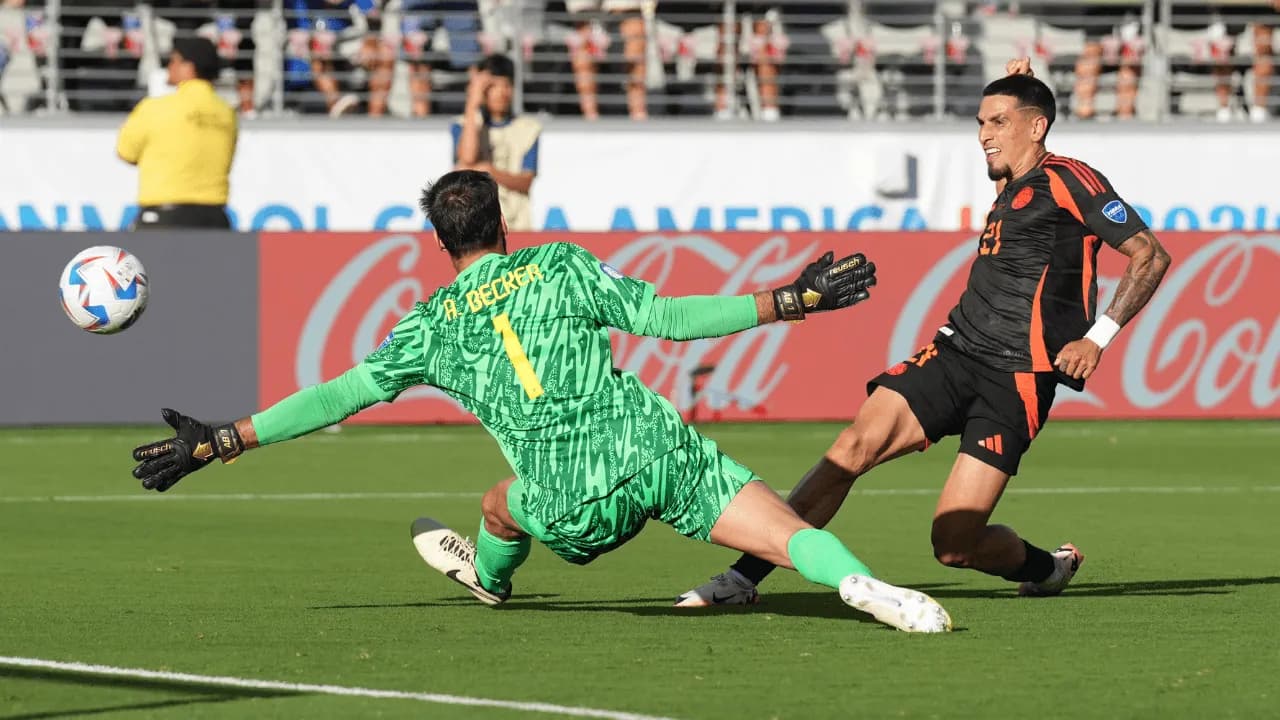 photologuephotos2024-07daniel_munoz_define_ante_alisson_apra_poner_el_empate_ante_brasil_en_la_copa_america_2024png photologuephotos2024-07daniel_munoz_define_ante_alisson_apra_poner_el_empate_ante_brasil_en_la_copa_america_2024png