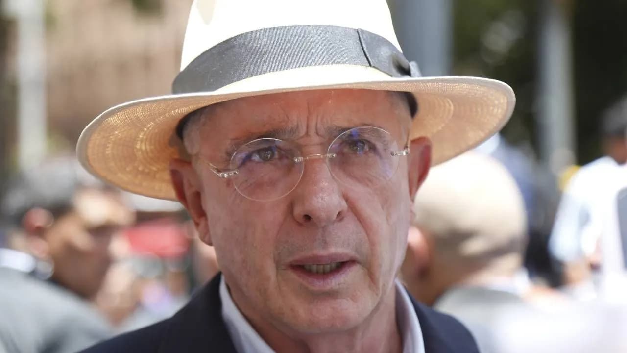 photologuephotos2024-07uribe_rechaza_propuesta_de_fast_track_de_petro_para_modificar_la_constitucionjpg photologuephotos2024-07uribe_rechaza_propuesta_de_fast_track_de_petro_para_modificar_la_constitucionjpg