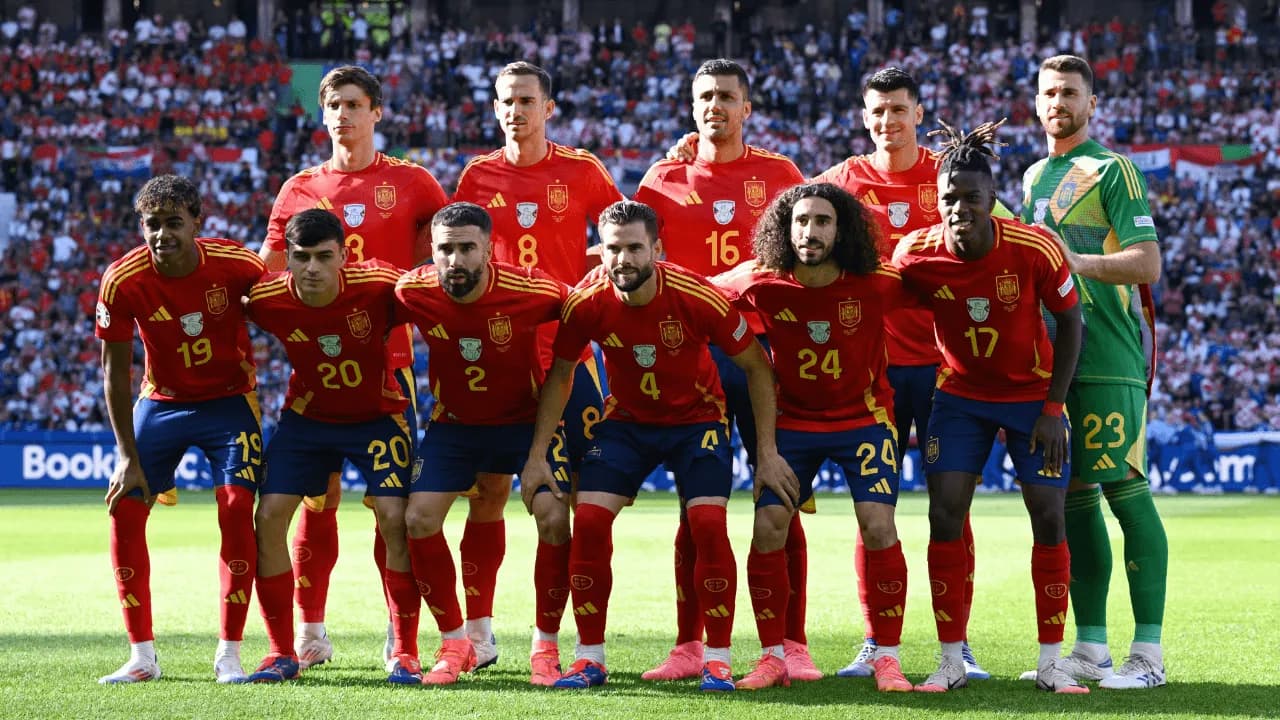 photologuephotos2024-06foto_del_equipo_titular_de_la_seleccion_de_espana_en_la_eurocopa_2024png photologuephotos2024-06foto_del_equipo_titular_de_la_seleccion_de_espana_en_la_eurocopa_2024png