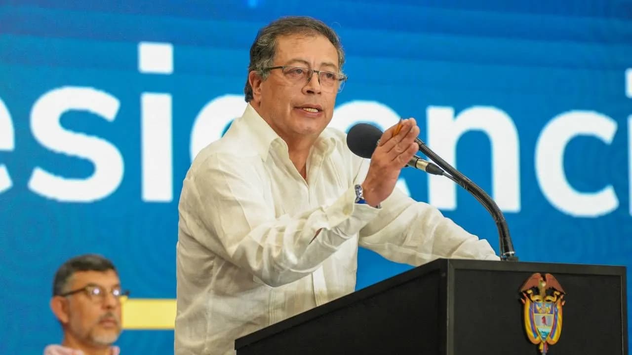 photologuephotos2024-09presidente_gustavo_petro_habla_sobre_el_paro_camionero_y_dice_que_no_dejaran_bloquear_al_paisjpg photologuephotos2024-09presidente_gustavo_petro_habla_sobre_el_paro_camionero_y_dice_que_no_dejaran_bloquear_al_paisjpg