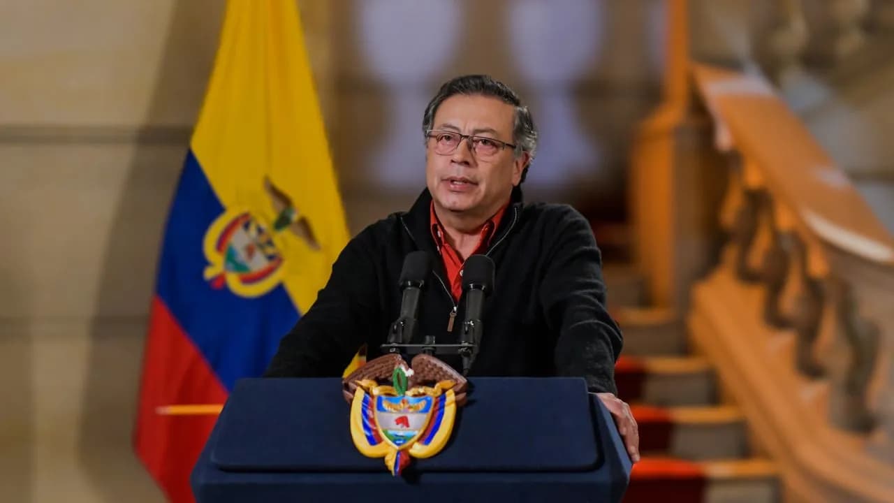 gustavo-petro-pegasus.jpg gustavo-petro-pegasus.jpg