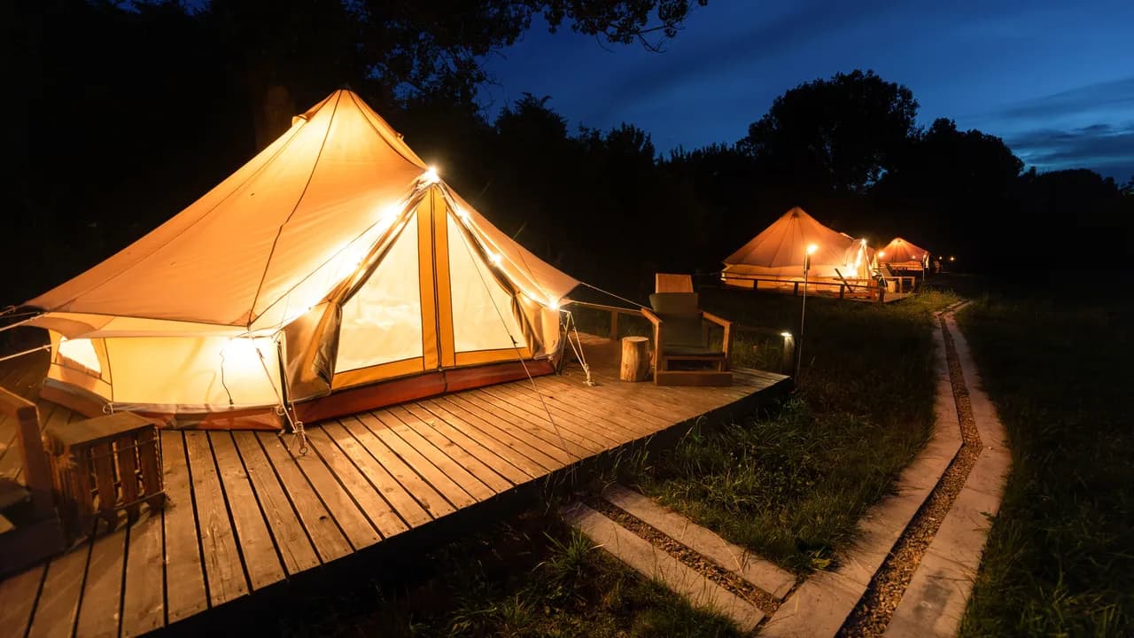 photologuephotos2024-09glamping_2jpg photologuephotos2024-09glamping_2jpg