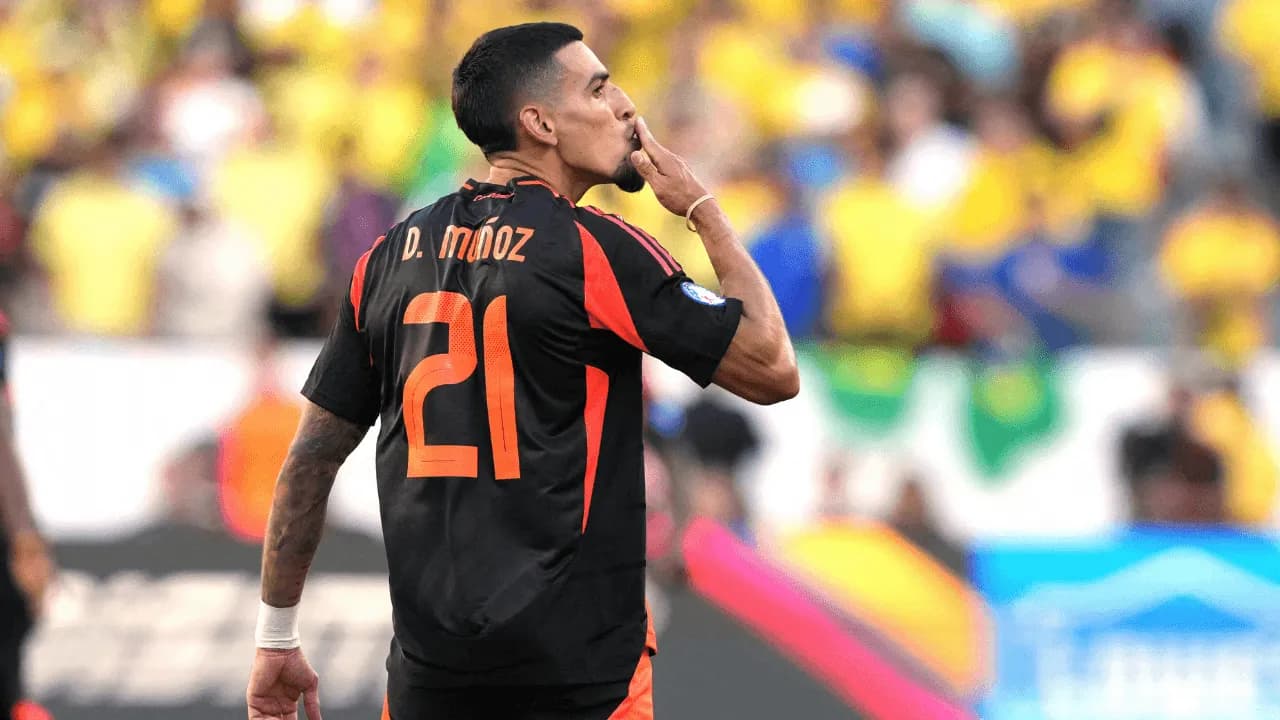 photologuephotos2024-10daniel_munoz_celebra_su_gol_ante_brasilpng photologuephotos2024-10daniel_munoz_celebra_su_gol_ante_brasilpng