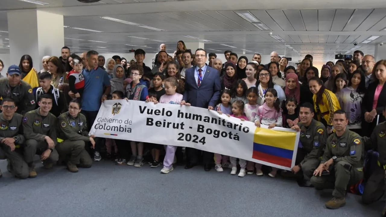 photologuephotos2024-10vuelo_humanitario_beirut_bogotajpg photologuephotos2024-10vuelo_humanitario_beirut_bogotajpg
