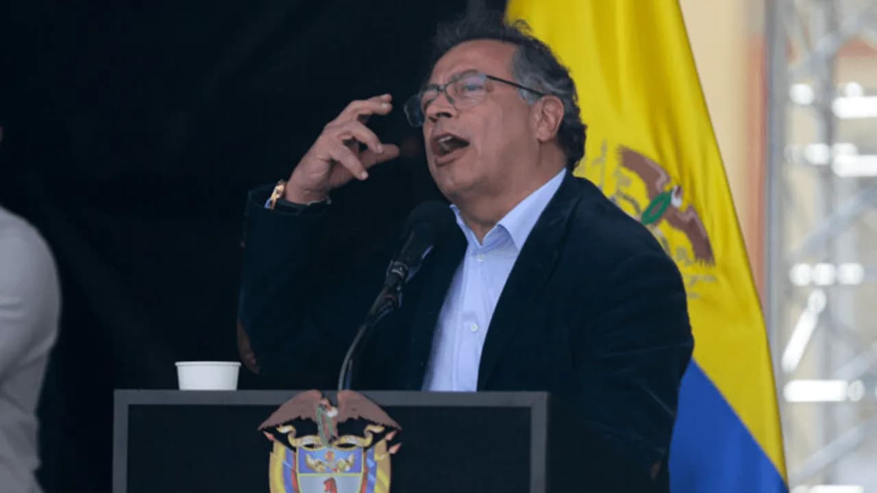 photologuephotos2024-1066-por-ciento-colombianos-no-cree-golpe-estado-petropng photologuephotos2024-1066-por-ciento-colombianos-no-cree-golpe-estado-petropng