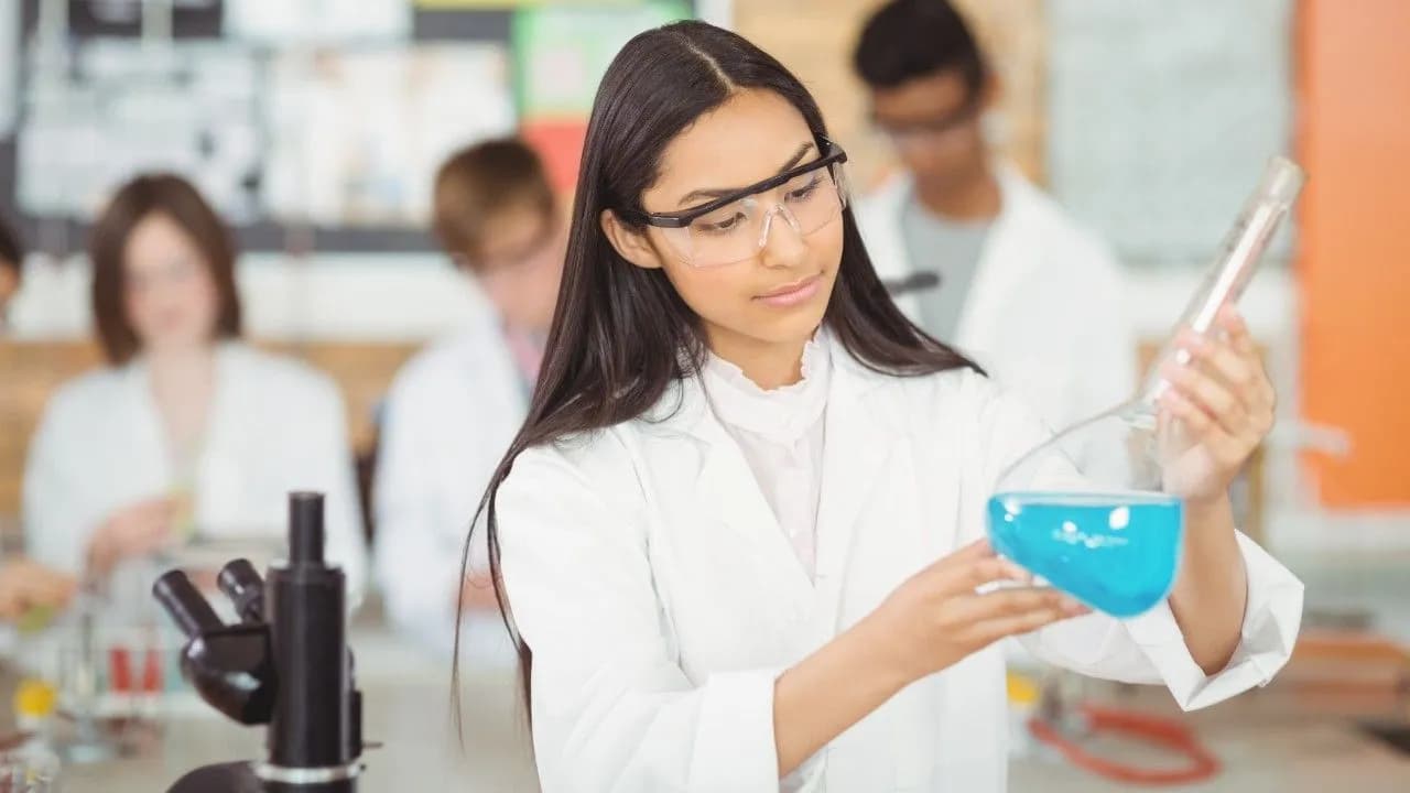 photologuephotos2024-11attentive-schoolgirl-doing-chemical-experiment-laboratory_1jpg photologuephotos2024-11attentive-schoolgirl-doing-chemical-experiment-laboratory_1jpg