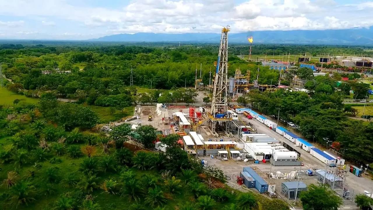 photologuephotos2025-04petroleojpg photologuephotos2025-04petroleojpg