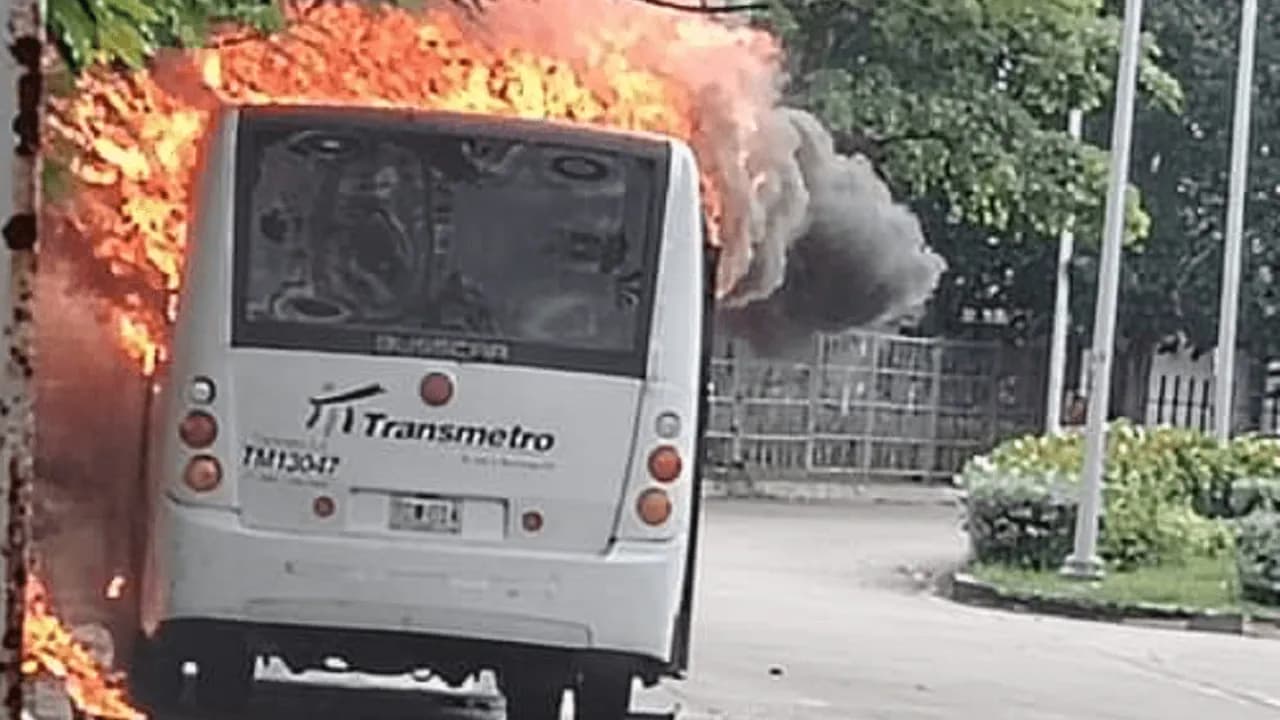photologuephotos2025-01transmetro_incendiojpg photologuephotos2025-01transmetro_incendiojpg